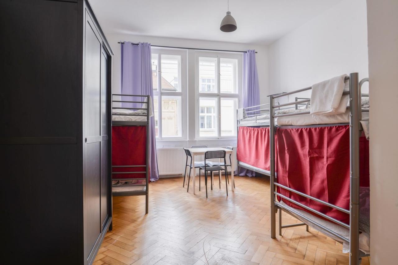 Globe Hostel Prague Adults Only Extérieur photo