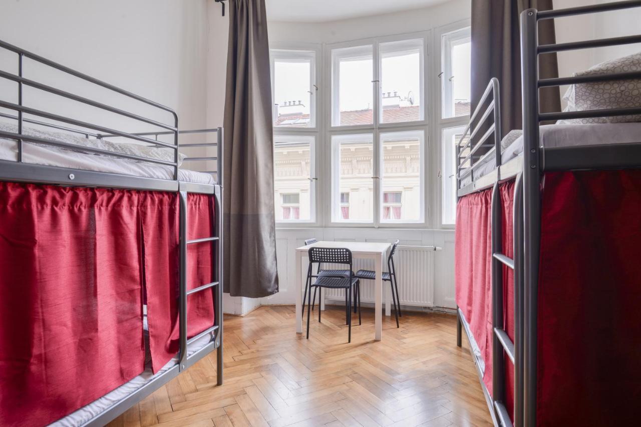 Globe Hostel Prague Adults Only Extérieur photo