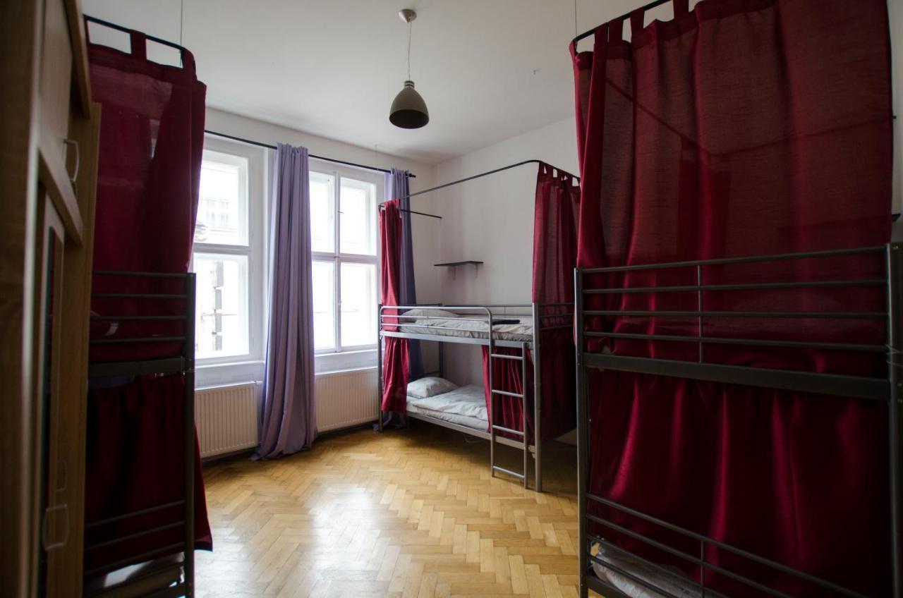 Globe Hostel Prague Adults Only Extérieur photo