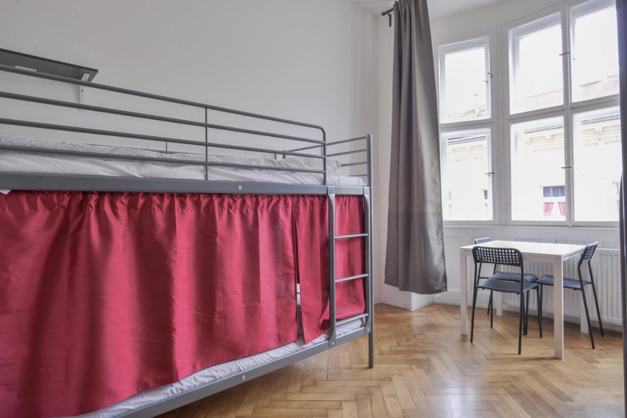 Globe Hostel Prague Adults Only Extérieur photo
