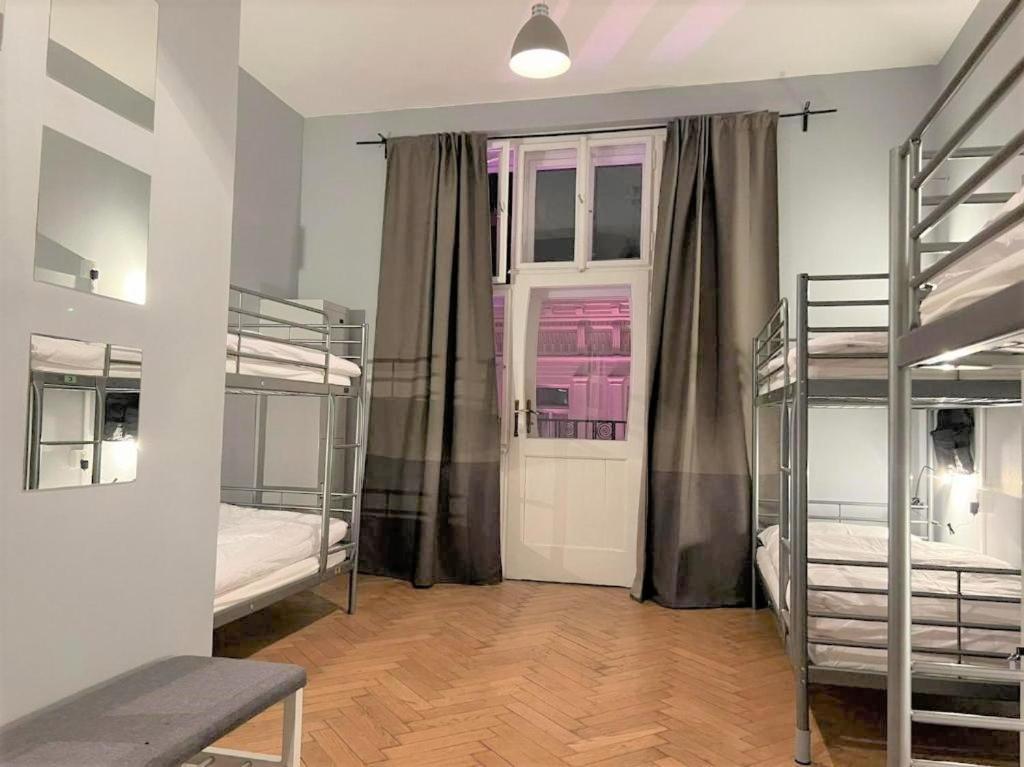 Globe Hostel Prague Adults Only Extérieur photo